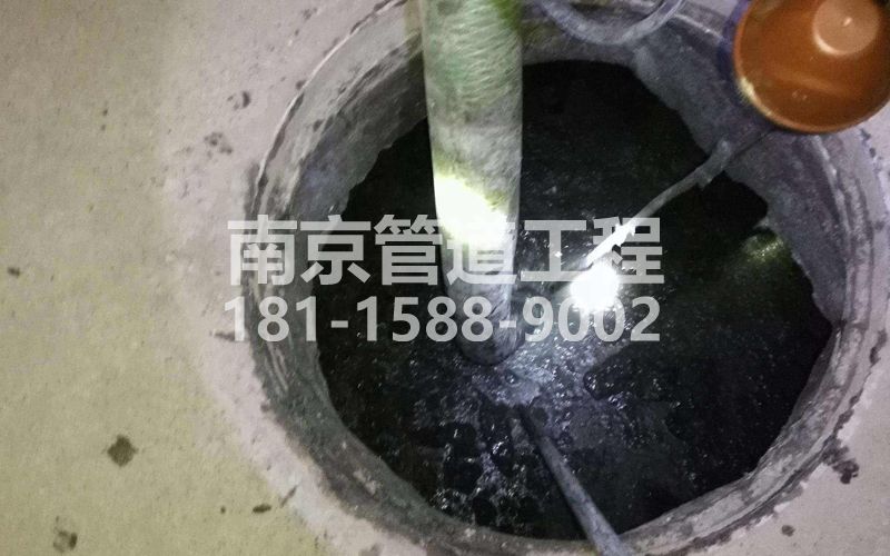 216长营清理化粪池