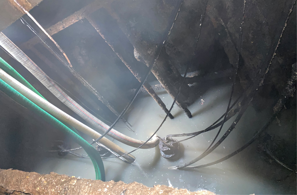 272长营商城污水池清运